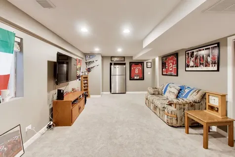 1422 Welland Court Roselle IL 60172