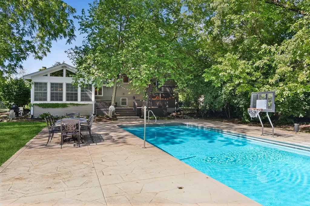1336 Foxglove Drive Batavia IL 60510