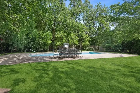 1336 Foxglove Drive Batavia IL 60510