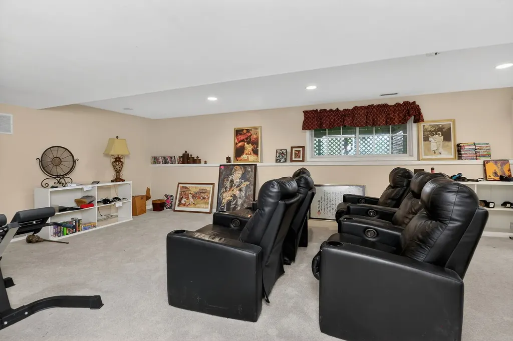 26W248 Tuckaway Court Winfield IL 60190