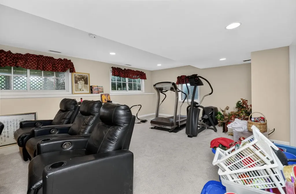 26W248 Tuckaway Court Winfield IL 60190