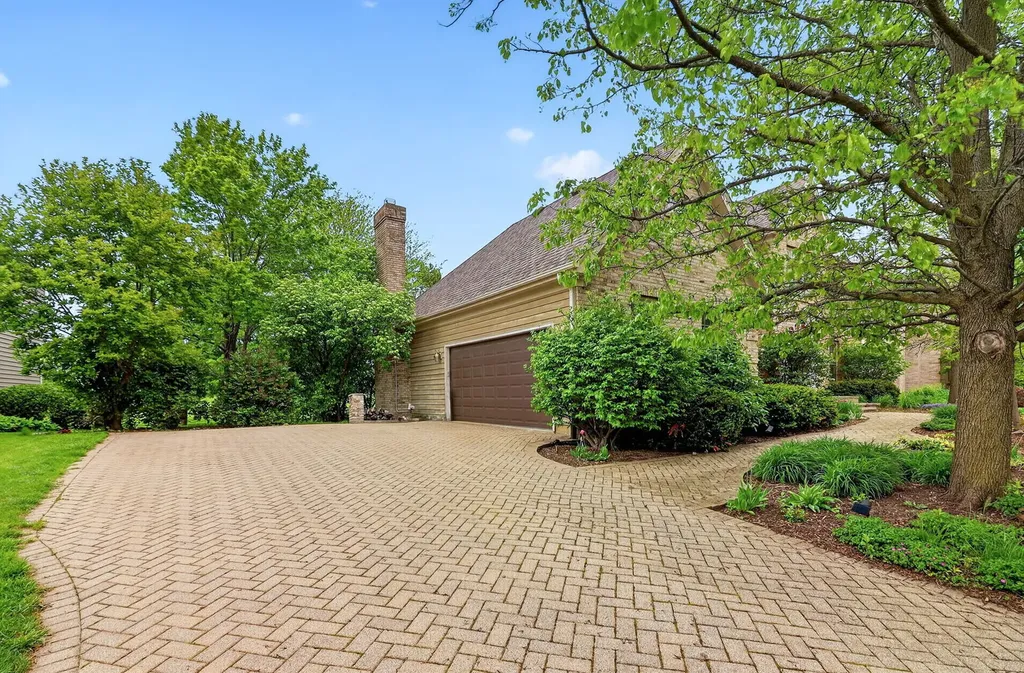 26W248 Tuckaway Court Winfield IL 60190