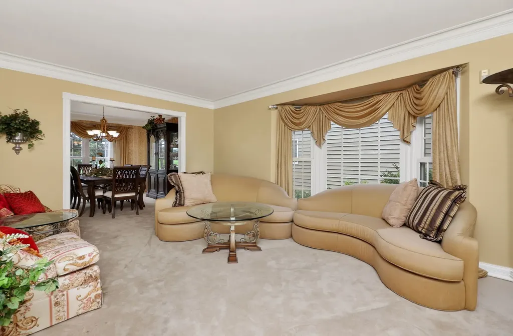26W248 Tuckaway Court Winfield IL 60190