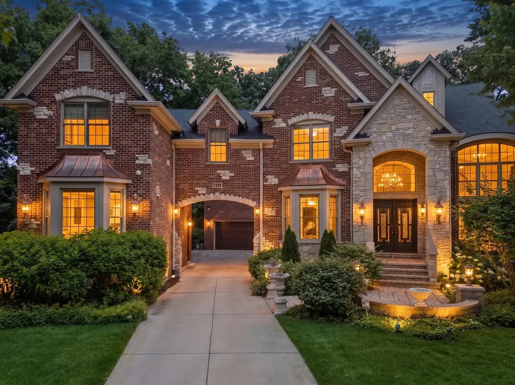 616 Driftwood Court Naperville IL 60540