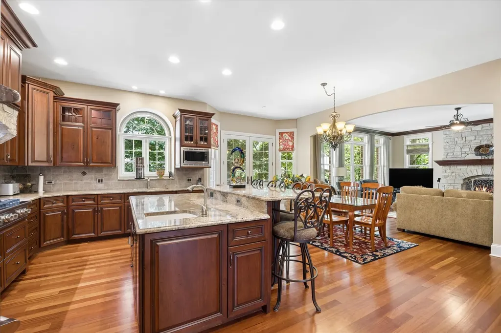616 Driftwood Court Naperville IL 60540