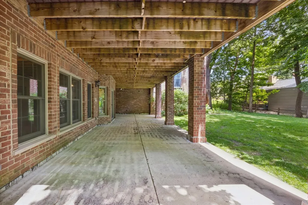 616 Driftwood Court Naperville IL 60540