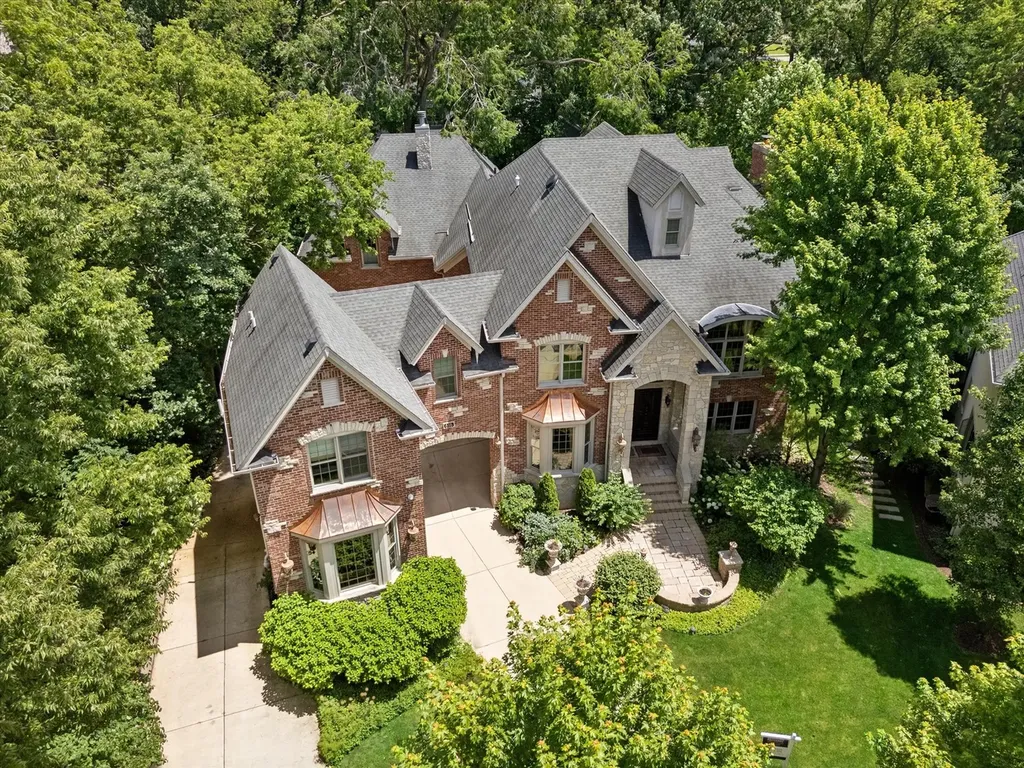 616 Driftwood Court Naperville IL 60540