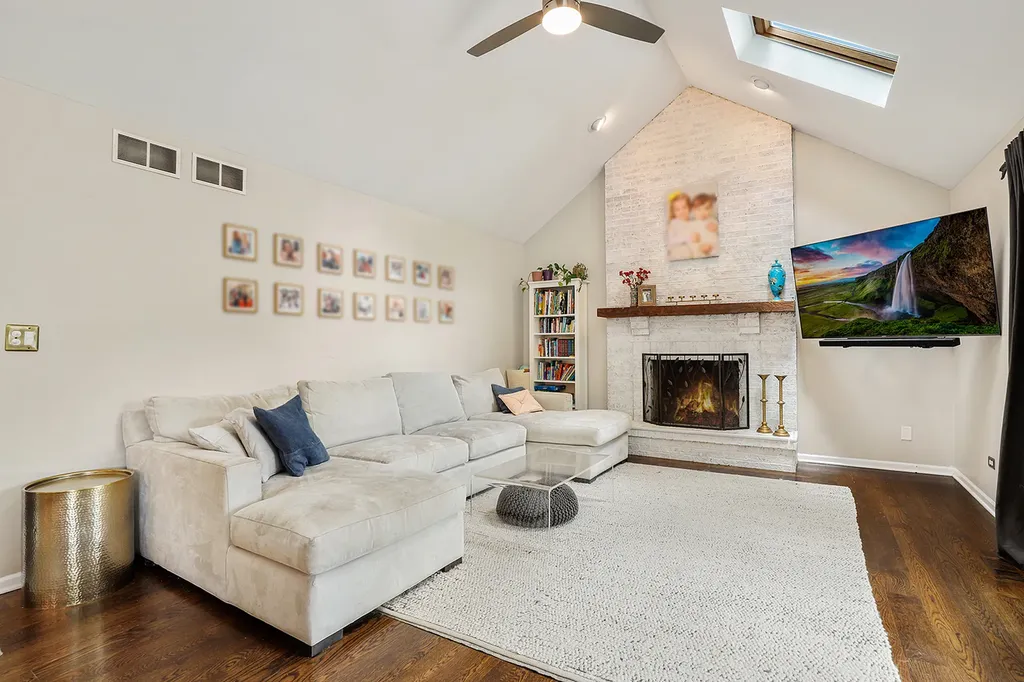 1232 Wilshire Drive Naperville IL 60540