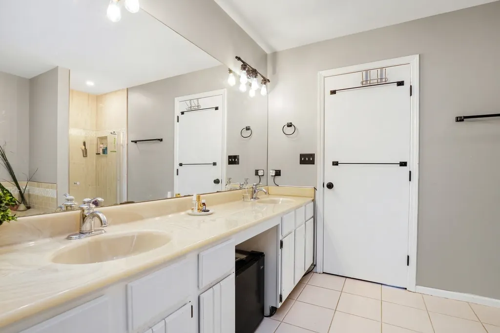 1232 Wilshire Drive Naperville IL 60540