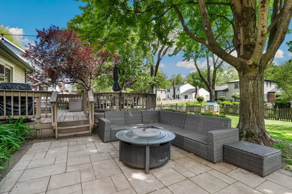 1232 Wilshire Drive Naperville IL 60540