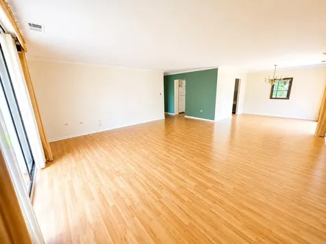 125 Acacia Circle Indian Head Park IL 60525