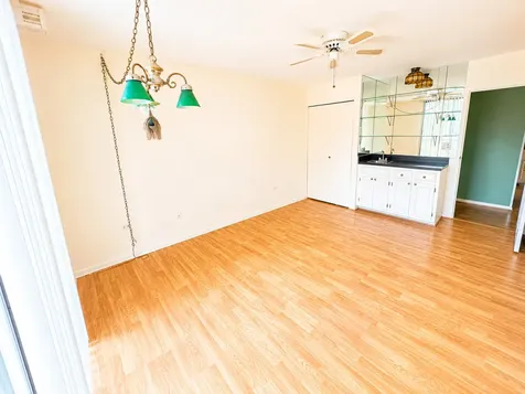 125 Acacia Circle Indian Head Park IL 60525