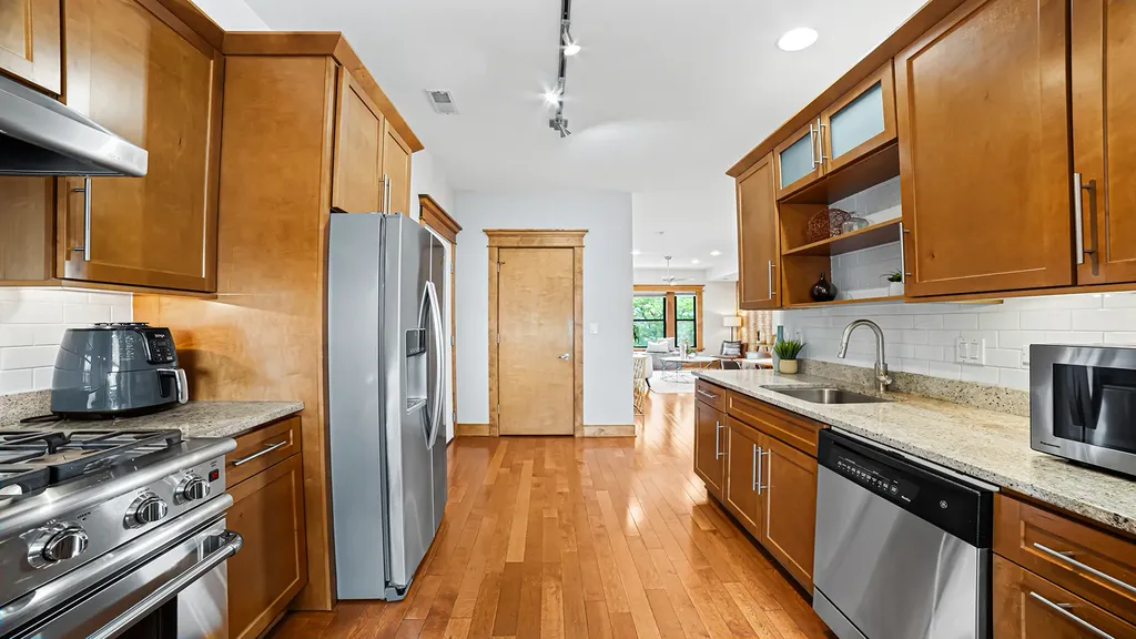 650 North Wood Street Chicago IL 60622