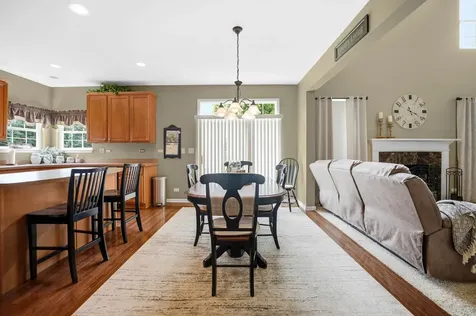 442 Winterberry Drive Yorkville IL 60560