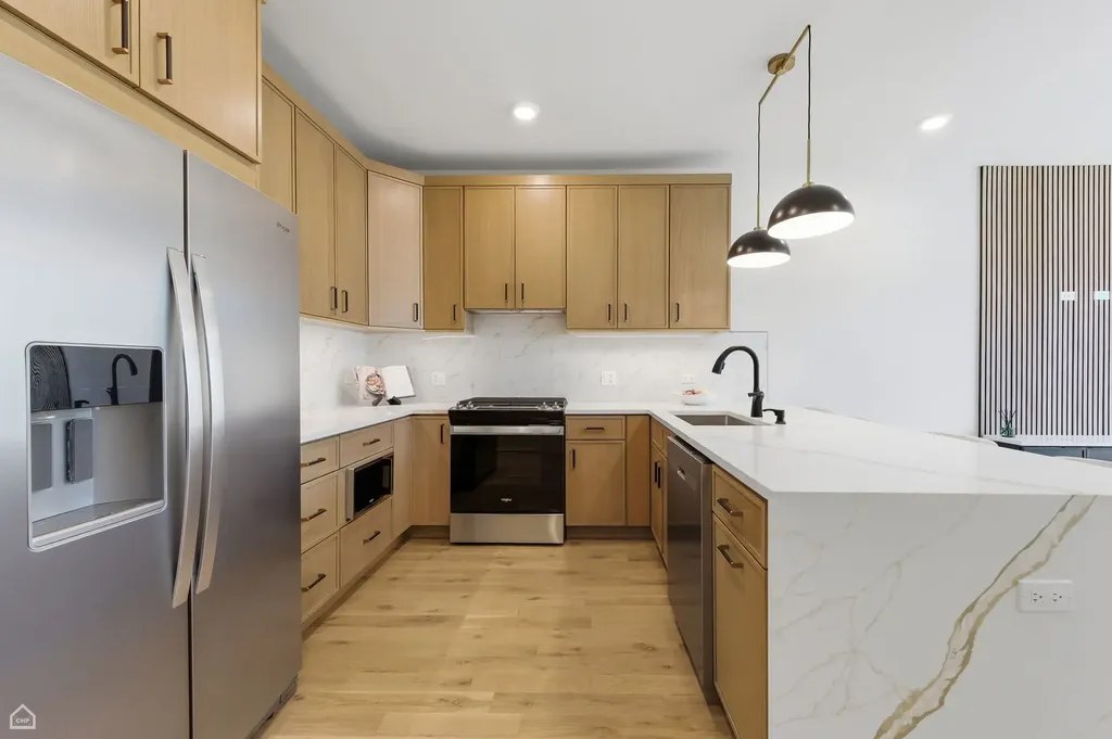 4130 South Calumet Avenue Chicago IL 60653