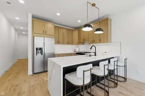 4130 South Calumet Avenue Chicago IL 60653