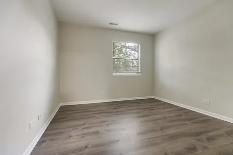 557 East Shag Bark Lane Streamwood IL 60107
