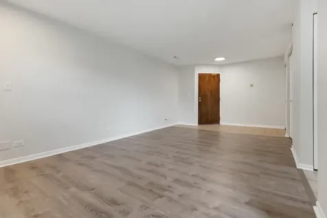 557 East Shag Bark Lane Streamwood IL 60107