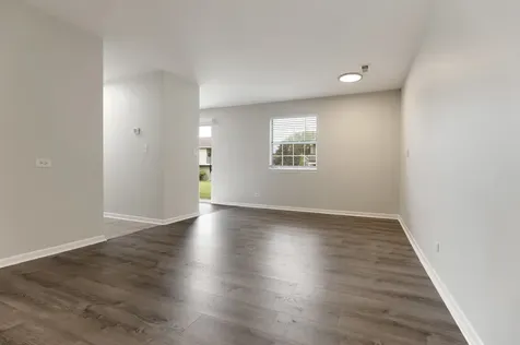 557 East Shag Bark Lane Streamwood IL 60107