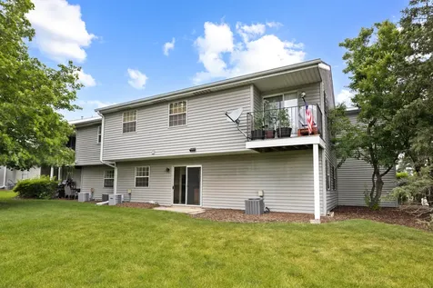 557 East Shag Bark Lane Streamwood IL 60107