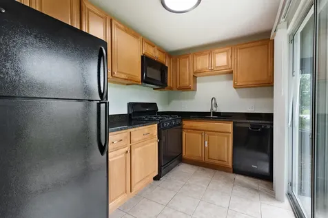 557 East Shag Bark Lane Streamwood IL 60107