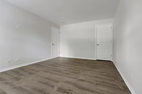 557 East Shag Bark Lane Streamwood IL 60107