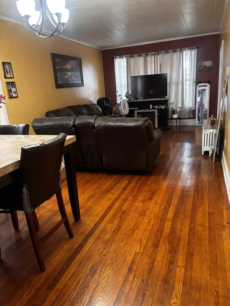 3314 West 66th Street Chicago IL 60629