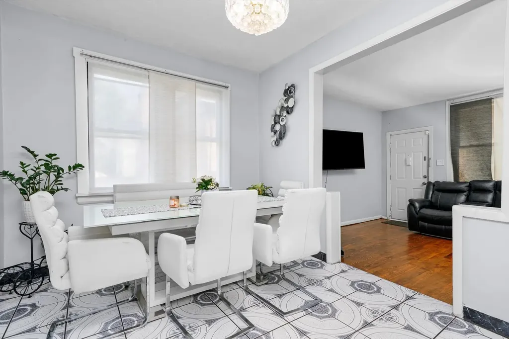 5512 West Wrightwood Avenue Chicago IL 60639