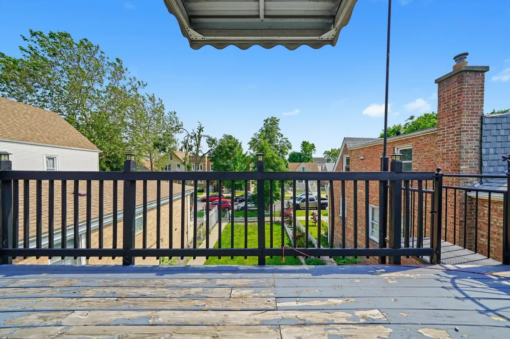 5512 West Wrightwood Avenue Chicago IL 60639