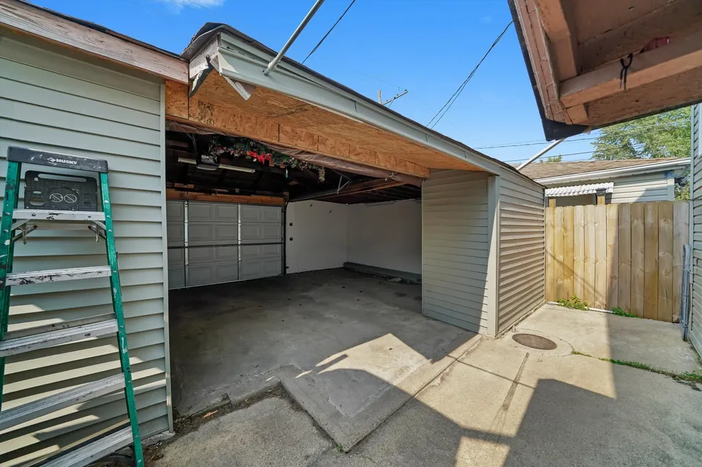 5512 West Wrightwood Avenue Chicago IL 60639