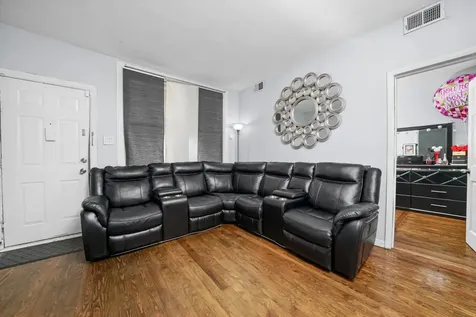 5512 West Wrightwood Avenue Chicago IL 60639