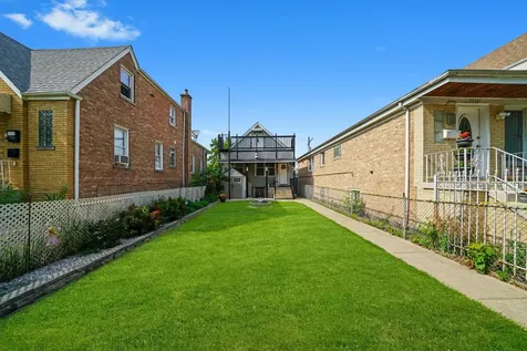 5512 West Wrightwood Avenue Chicago IL 60639
