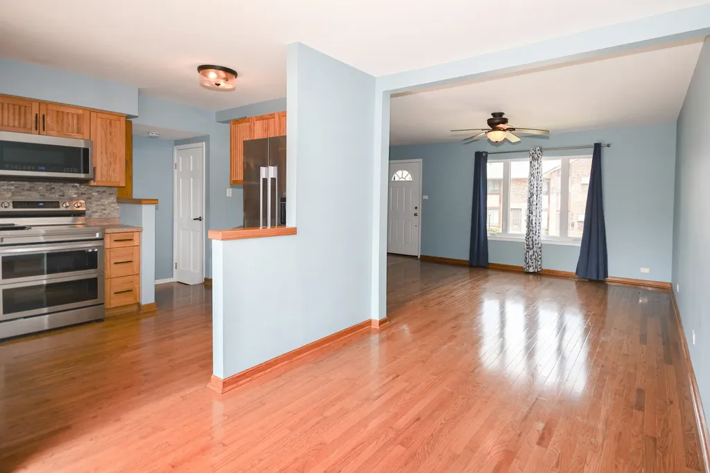 18W177 Lowell Lane Villa Park IL 60181