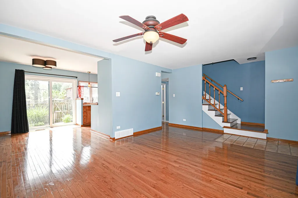 18W177 Lowell Lane Villa Park IL 60181
