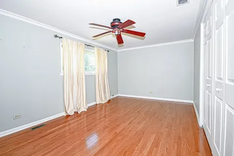 18W177 Lowell Lane Villa Park IL 60181
