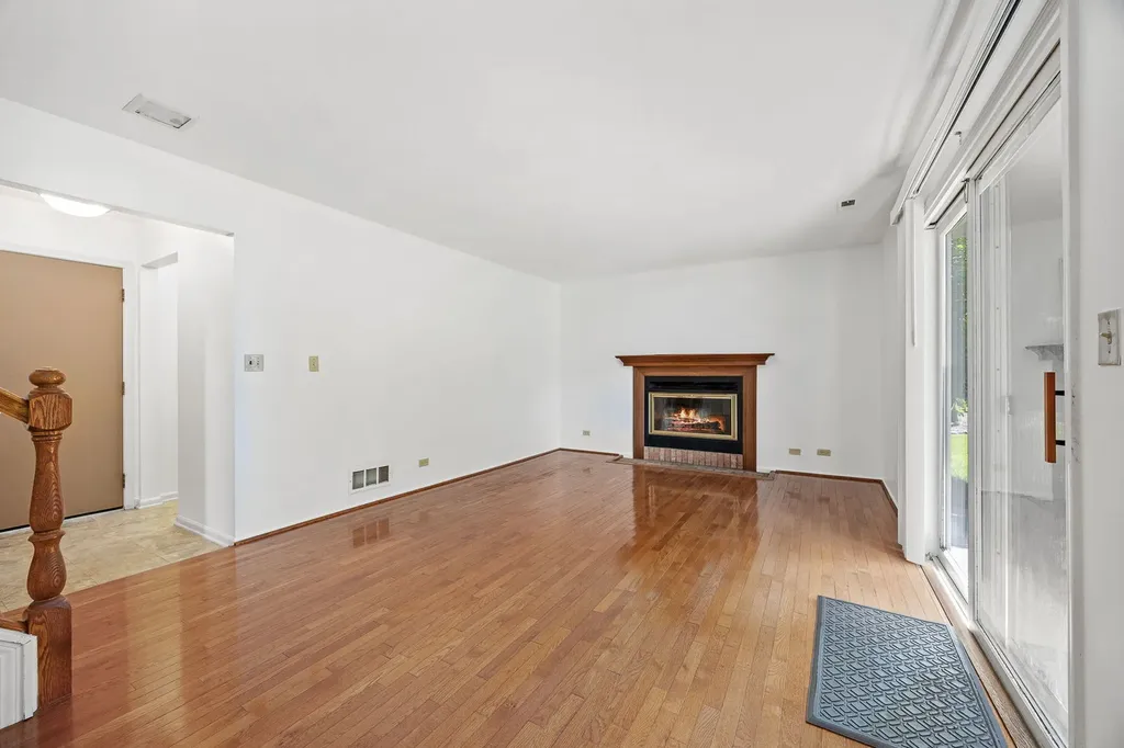 2284 Briarhill Drive Naperville IL 60565