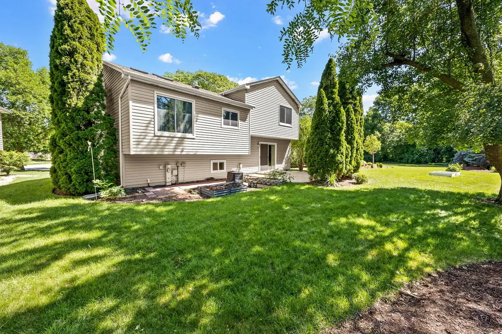 2284 Briarhill Drive Naperville IL 60565