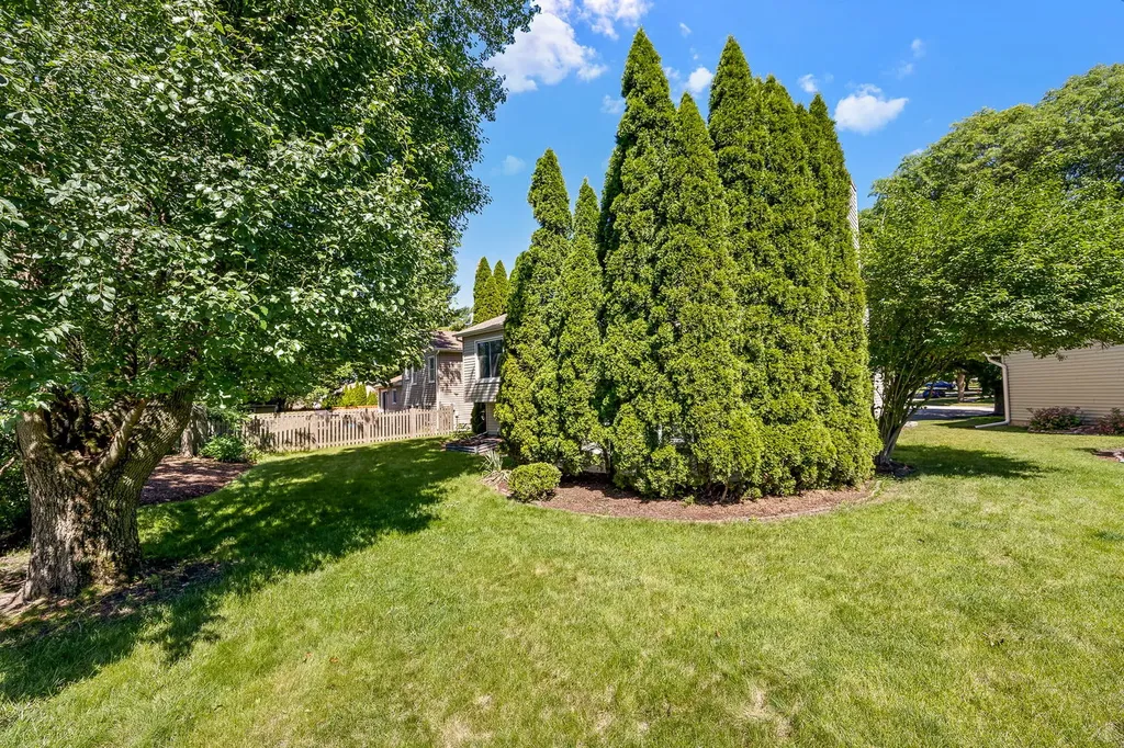 2284 Briarhill Drive Naperville IL 60565