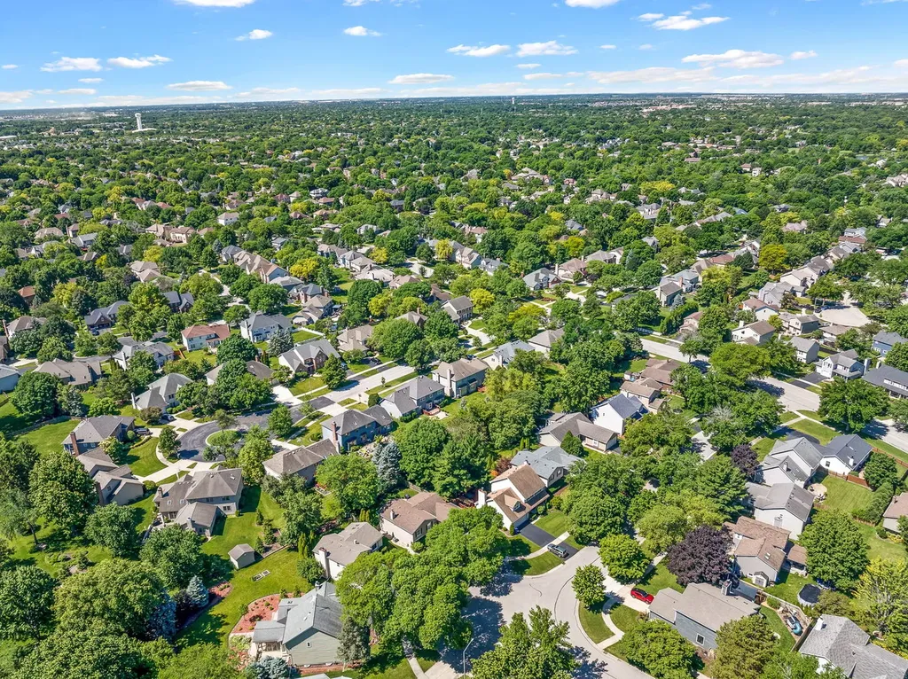 2284 Briarhill Drive Naperville IL 60565