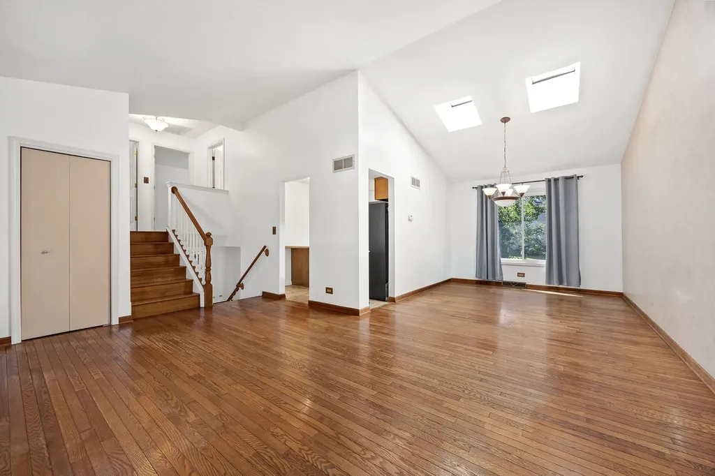 2284 Briarhill Drive Naperville IL 60565