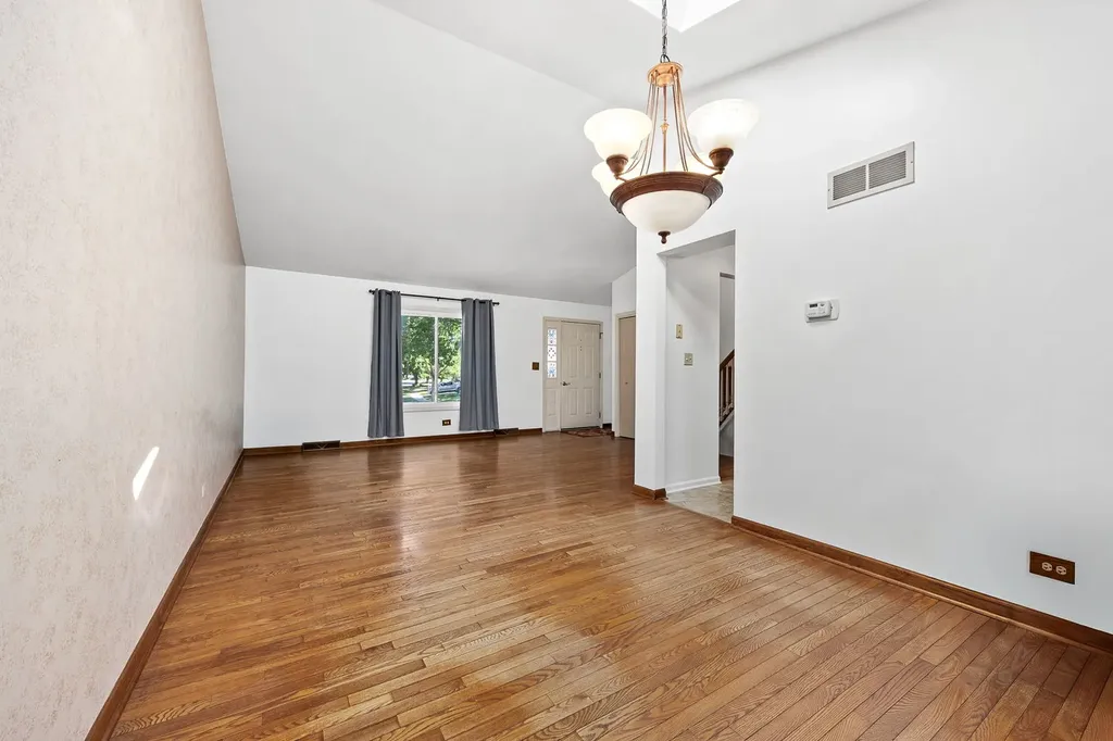 2284 Briarhill Drive Naperville IL 60565