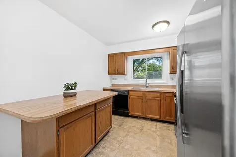 2284 Briarhill Drive Naperville IL 60565