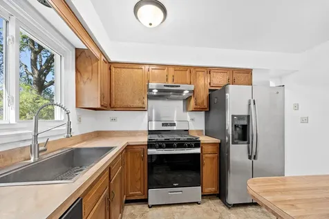 2284 Briarhill Drive Naperville IL 60565