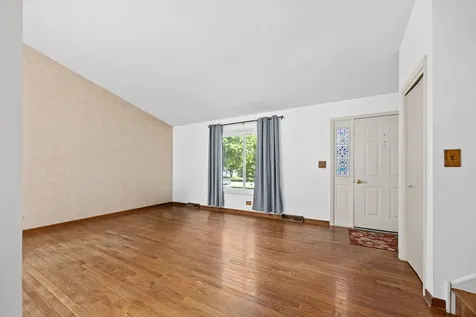 2284 Briarhill Drive Naperville IL 60565