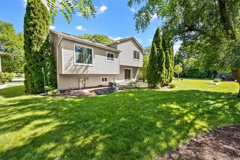 2284 Briarhill Drive Naperville IL 60565