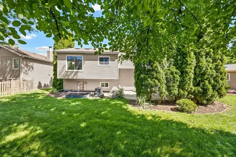 2284 Briarhill Drive Naperville IL 60565