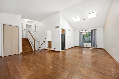 2284 Briarhill Drive Naperville IL 60565