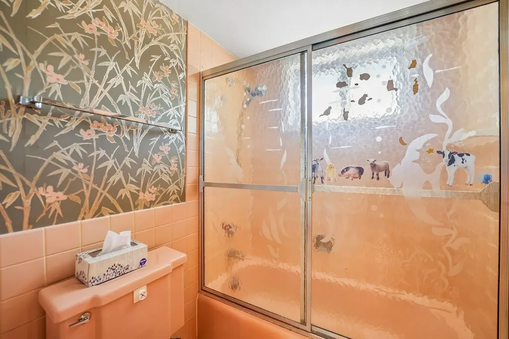 6961 North Oakley Avenue Chicago IL 60645