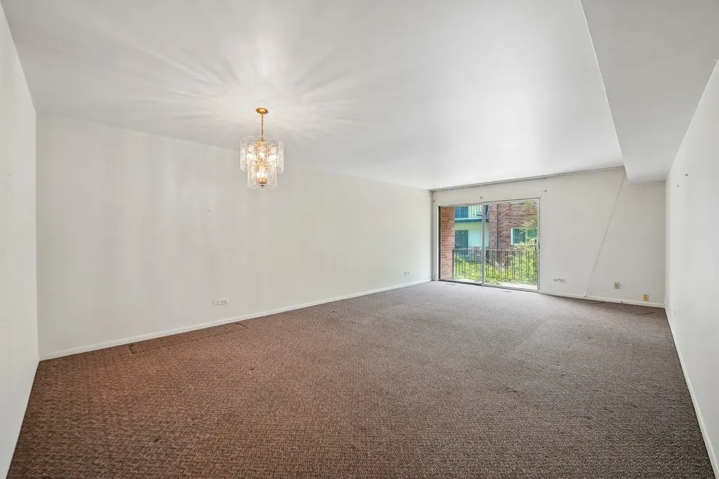 6961 North Oakley Avenue Chicago IL 60645