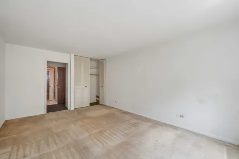 6961 North Oakley Avenue Chicago IL 60645